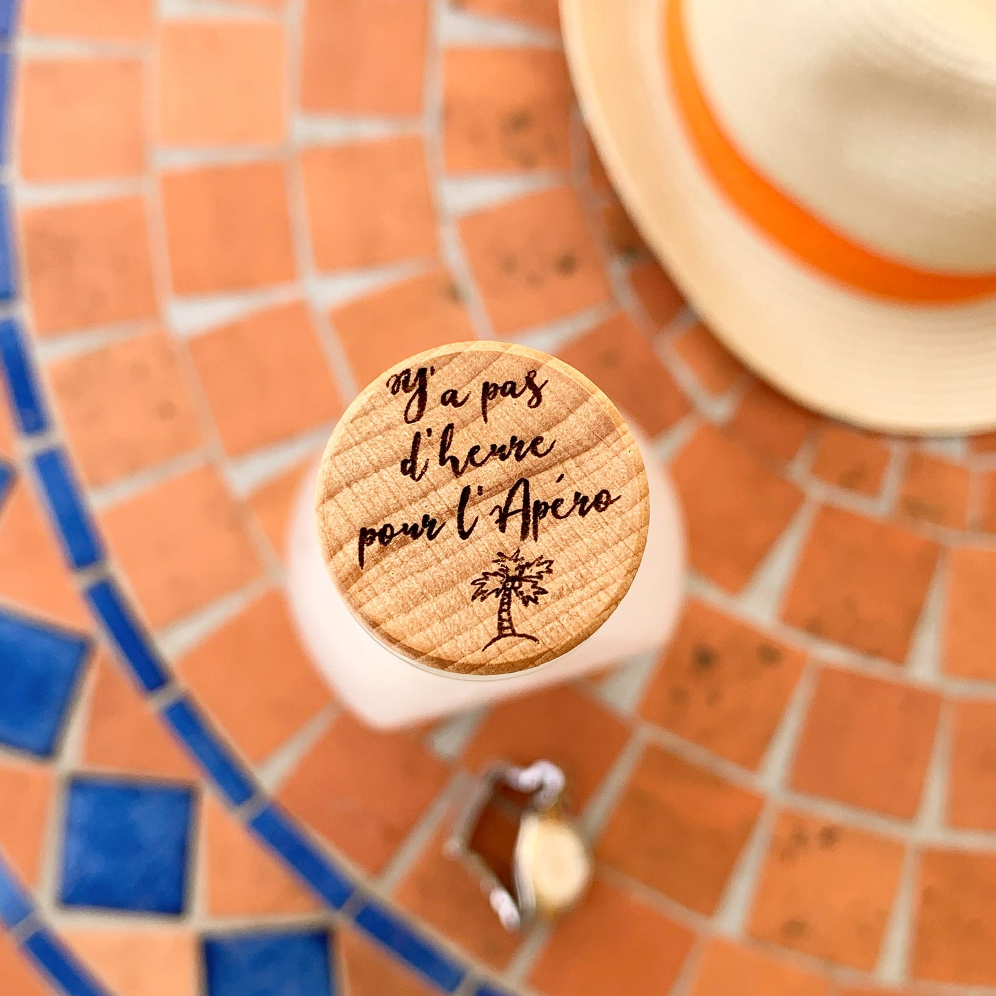 BOUCHON Y'A PAS D'HEURE POUR L'APÉRO