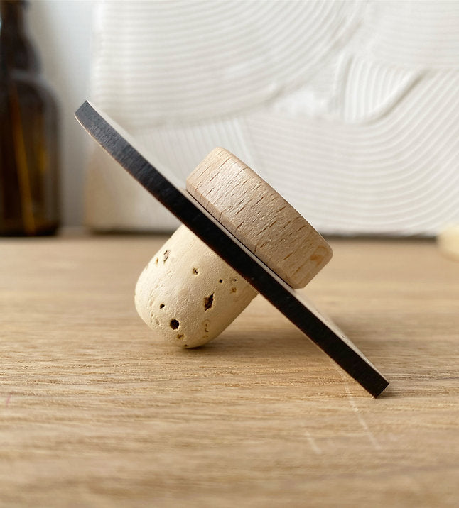WINE STOPPER HOLDER TO CUSTOMIZE